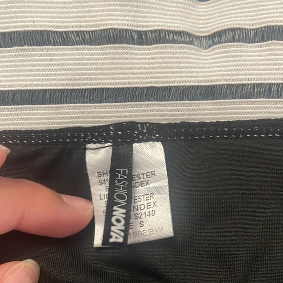 Black and gold bikini - Picture 2 of 6